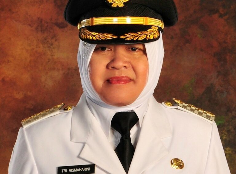 Wali Kota Surabaya Tri Risma Harini baptis