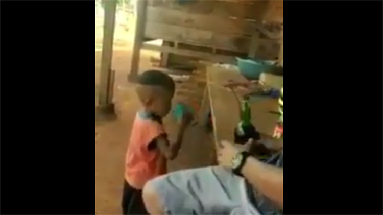 Viral Anak Kecil Dberi Minuman Keras Hingga Mabuk di Luwu Timur