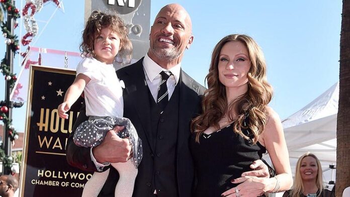 The Rock dan Keluarga Positif Corona The Rock dan Keluarga Positif Corona